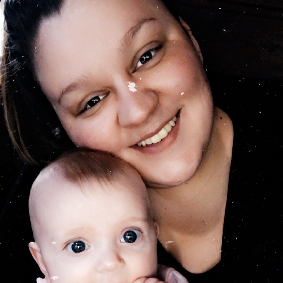 Meet your Posher, Erica - Picture 1 of 1